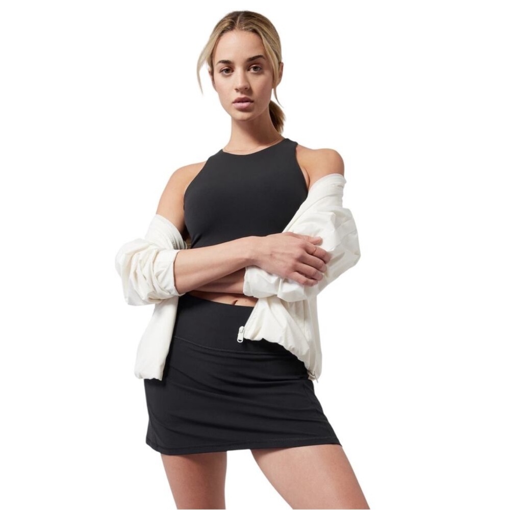 Athleta Salutation Stash 14.5” Skort Size Small Black Athleisure Tennis Prep.  3